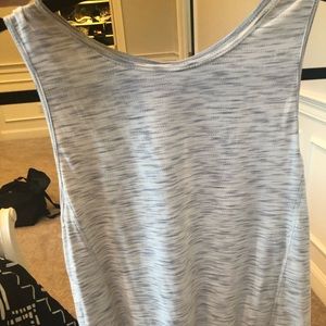 Lululemon workout top